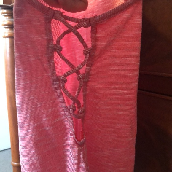 Red tank top - Picture 3 of 3